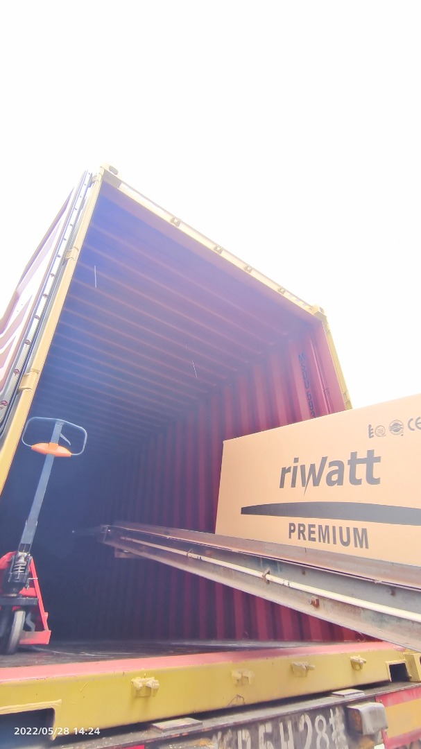 solar water heater container loading
